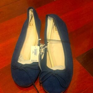 Gap Suede Flats - 7 NWT